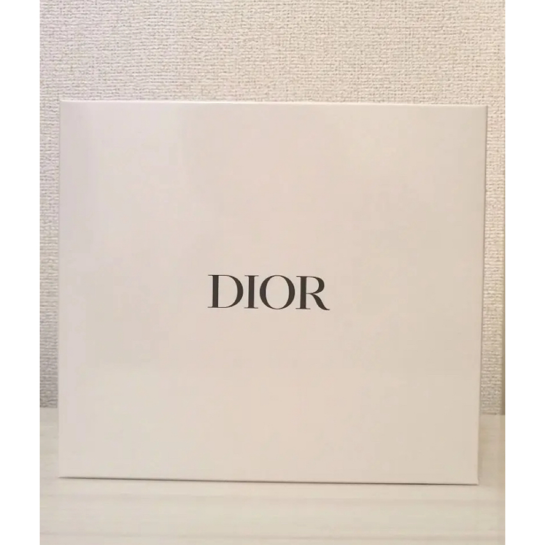 Dior(ディオール)のDior タオル ノベルティ 未開封品 インテリア/住まい/日用品の日用品/生活雑貨/旅行(タオル/バス用品)の商品写真