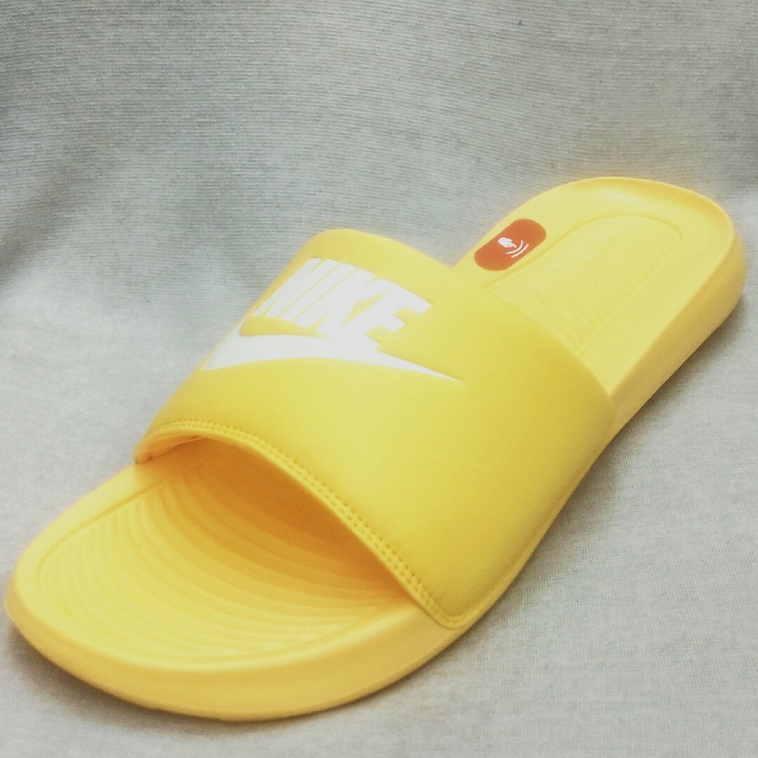 NIKE(ナイキ)の27cm: 新品　ナイキ　ウィメンズ　VICTORI ONEスライド メンズの靴/シューズ(サンダル)の商品写真