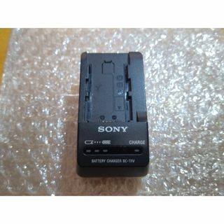 ソニー(SONY)のSONY　BC-TRV　バッテリーチャージャー(ビデオカメラ)