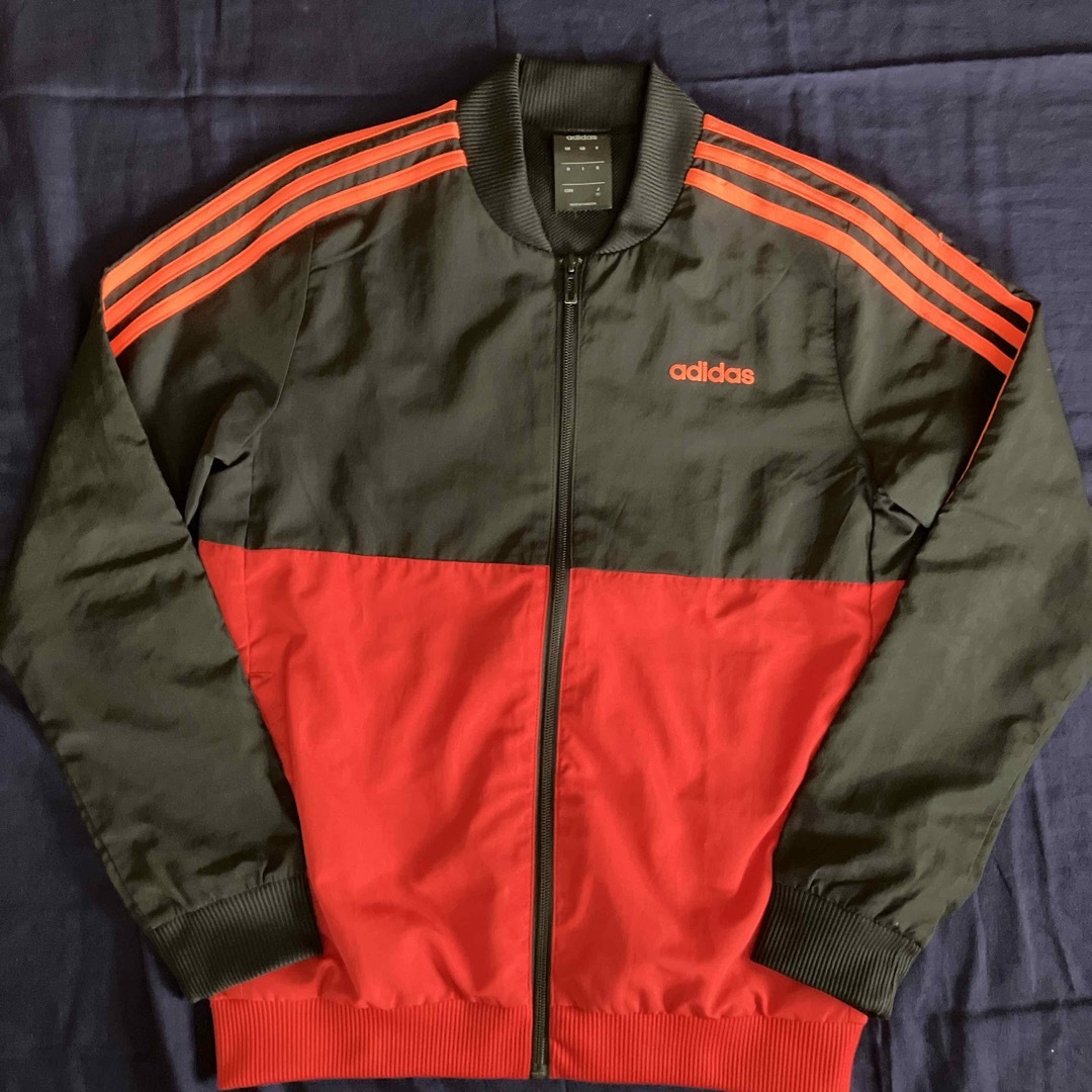 adidas(アディダス)のアディダス　ウィンドブレーカー　ジャケット　１５０センチ キッズ/ベビー/マタニティのキッズ服男の子用(90cm~)(ジャケット/上着)の商品写真