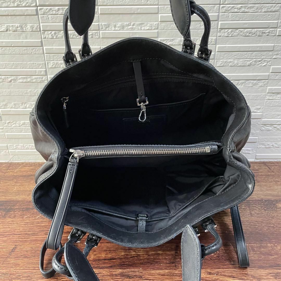 TUMI(トゥミ)のトゥミ TUMI ロゴ レザー ハンド トート バッグ シルバー金具 ブラック レディースのバッグ(トートバッグ)の商品写真