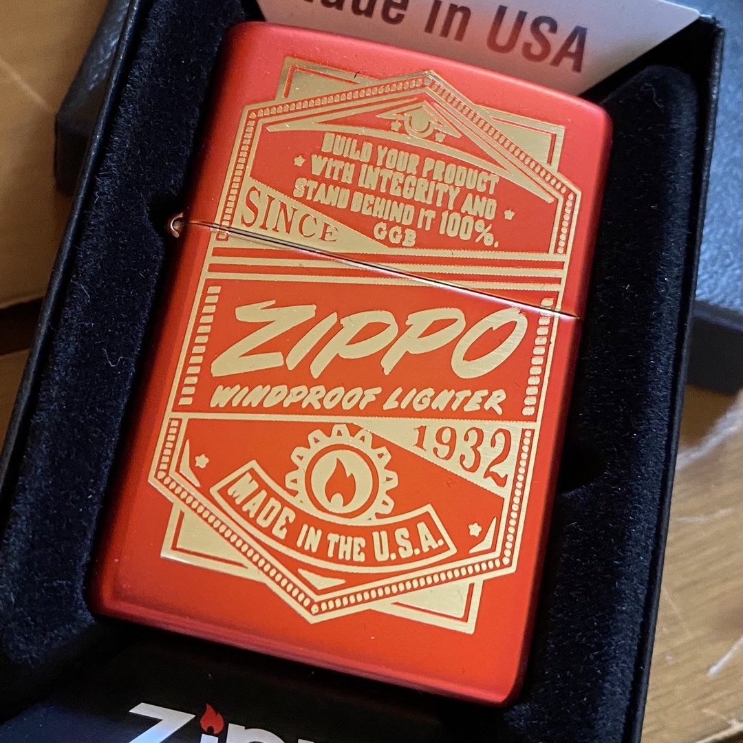 ZIPPO(ジッポー)のZIPPO USA ジッポーロゴ メタリックレッド レーザー彫刻 オイルライター メンズのファッション小物(タバコグッズ)の商品写真