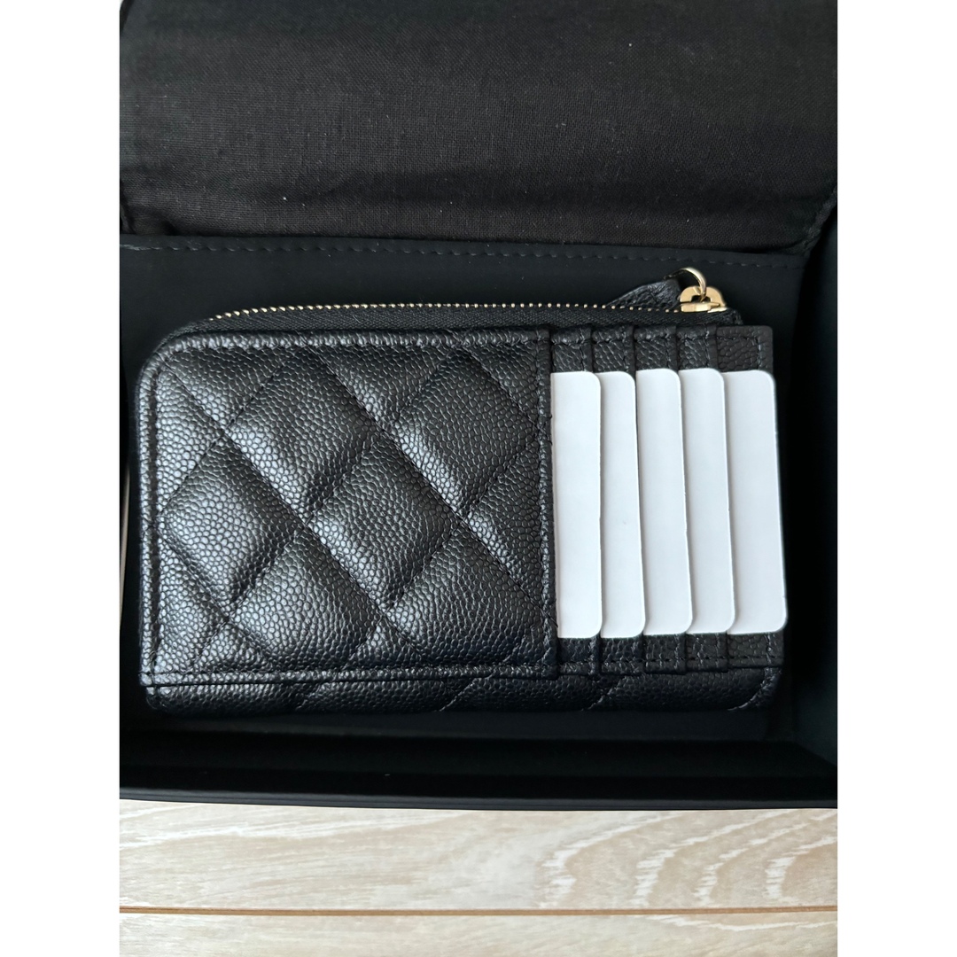 CHANEL(シャネル)のCHANEL シャネル　マトラッセ　カードケース　ミニ財布 レディースのファッション小物(財布)の商品写真