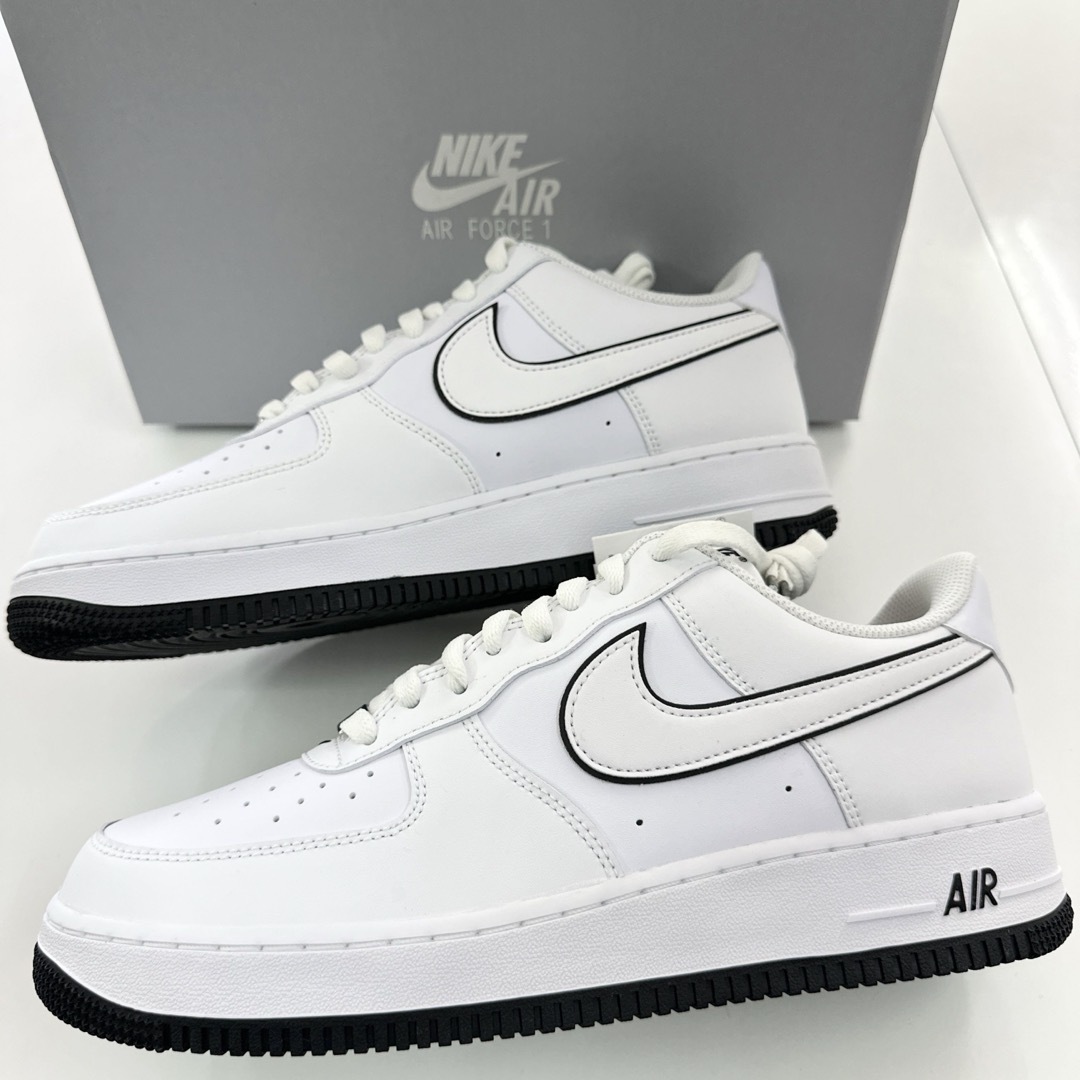 NIKE(ナイキ)のナイキ　エアフォース1 07 AIR FORCE1 白黒　パンダ　新品　30cm メンズの靴/シューズ(スニーカー)の商品写真