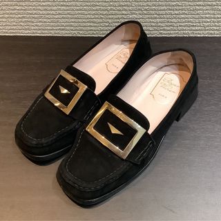 ロジェヴィヴィエ(ROGER VIVIER)のロジェヴィヴィエ ROGER VIVIER ロゴ スエード ローファー 37.5(ローファー/革靴)