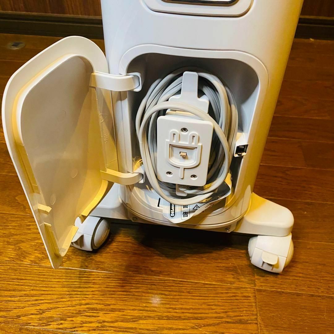 DeLonghi(デロンギ)の【良品】デロンギ Delonghi RHJ75V0915-GY オイルヒーター スマホ/家電/カメラの冷暖房/空調(オイルヒーター)の商品写真