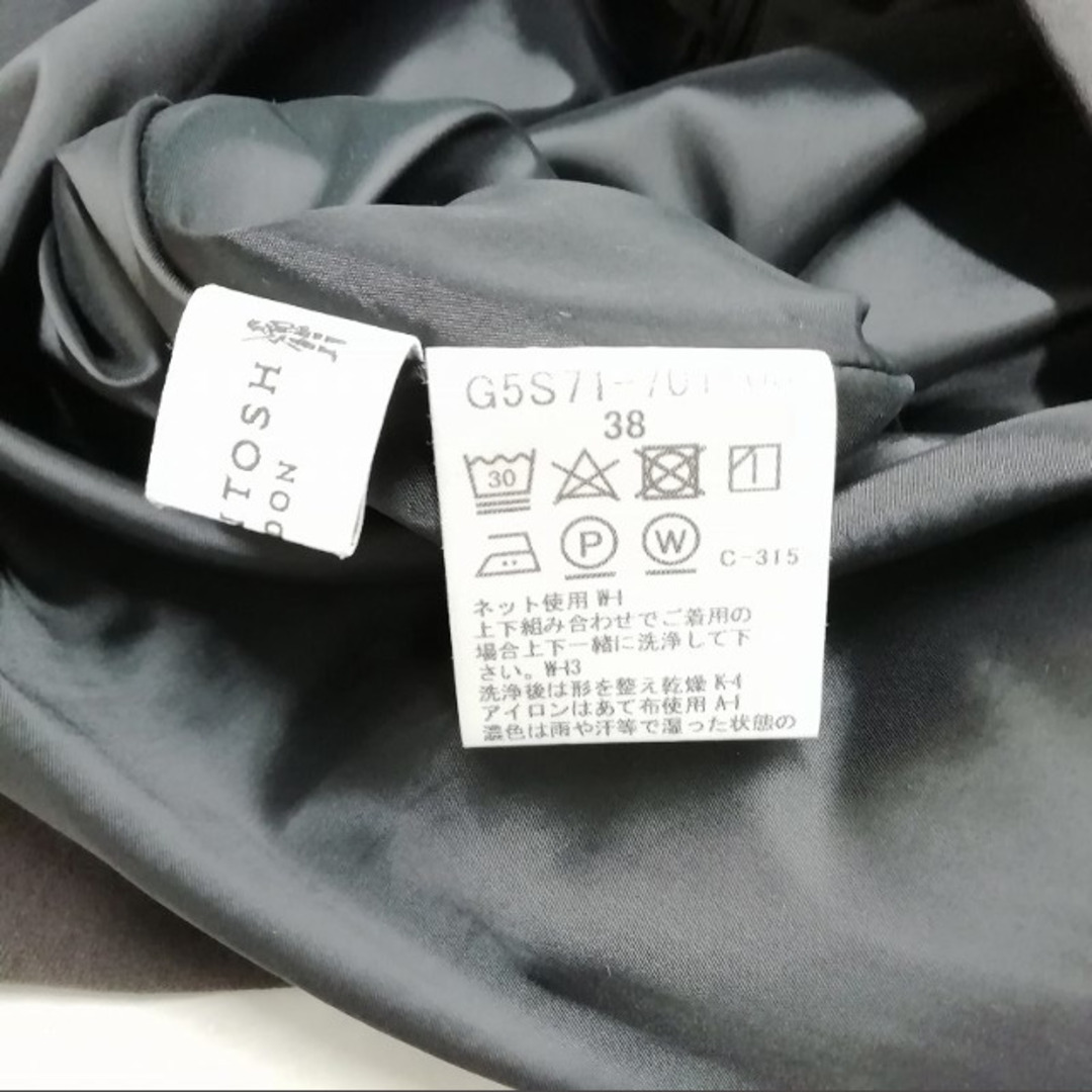 AQUA SCUTUM(アクアスキュータム)の 美品 フレアスカート 近年モデル タック ひざ丈 38 ブラック レディースのスカート(ひざ丈スカート)の商品写真