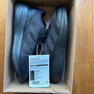 adidas スニーカー　23.0