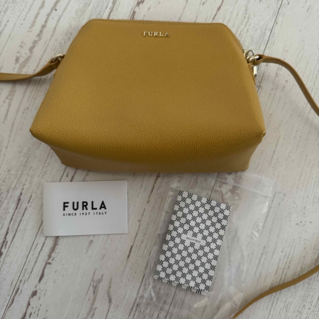 Furla(フルラ)のFURLA フルラ ミニショルダーバッグ カラシ色 レディースのバッグ(ショルダーバッグ)の商品写真