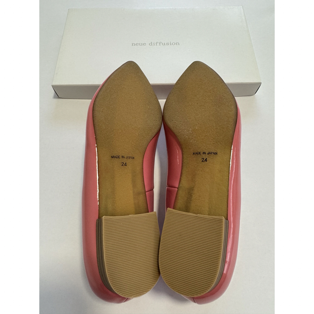 ノイエ　ピンク　エナメルフラットパンプス　24cm レディースの靴/シューズ(ハイヒール/パンプス)の商品写真