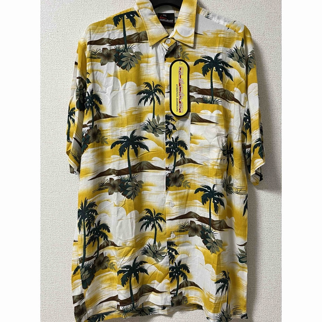 QUIKSILVER(クイックシルバー)の☆新品☆ QuikSilver クイックシルバー　アロハシャツ　L メンズのトップス(シャツ)の商品写真