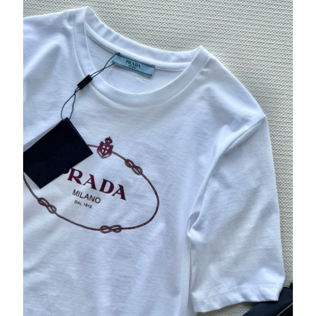 PRADA(プラダ)のプラダ　プリント入り 　 Tシャツ レディースのトップス(Tシャツ(半袖/袖なし))の商品写真