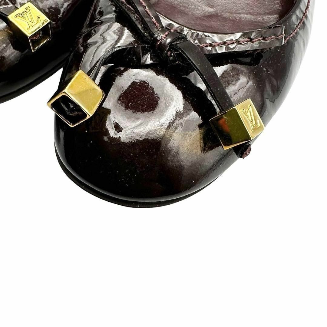 LOUIS VUITTON(ルイヴィトン)の【希少】　ルイヴィトン ロゴダイスチャーム エナメル バレエシューズ  レディースの靴/シューズ(ハイヒール/パンプス)の商品写真