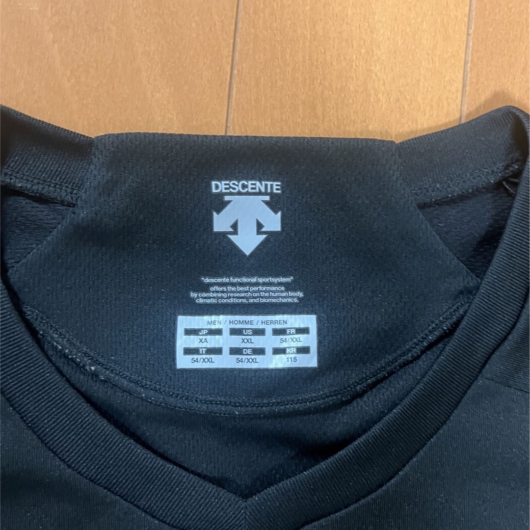 DESCENTE(デサント)のデサント　ベースボールシャツ　Vネック　野球　XA スポーツ/アウトドアの野球(ウェア)の商品写真