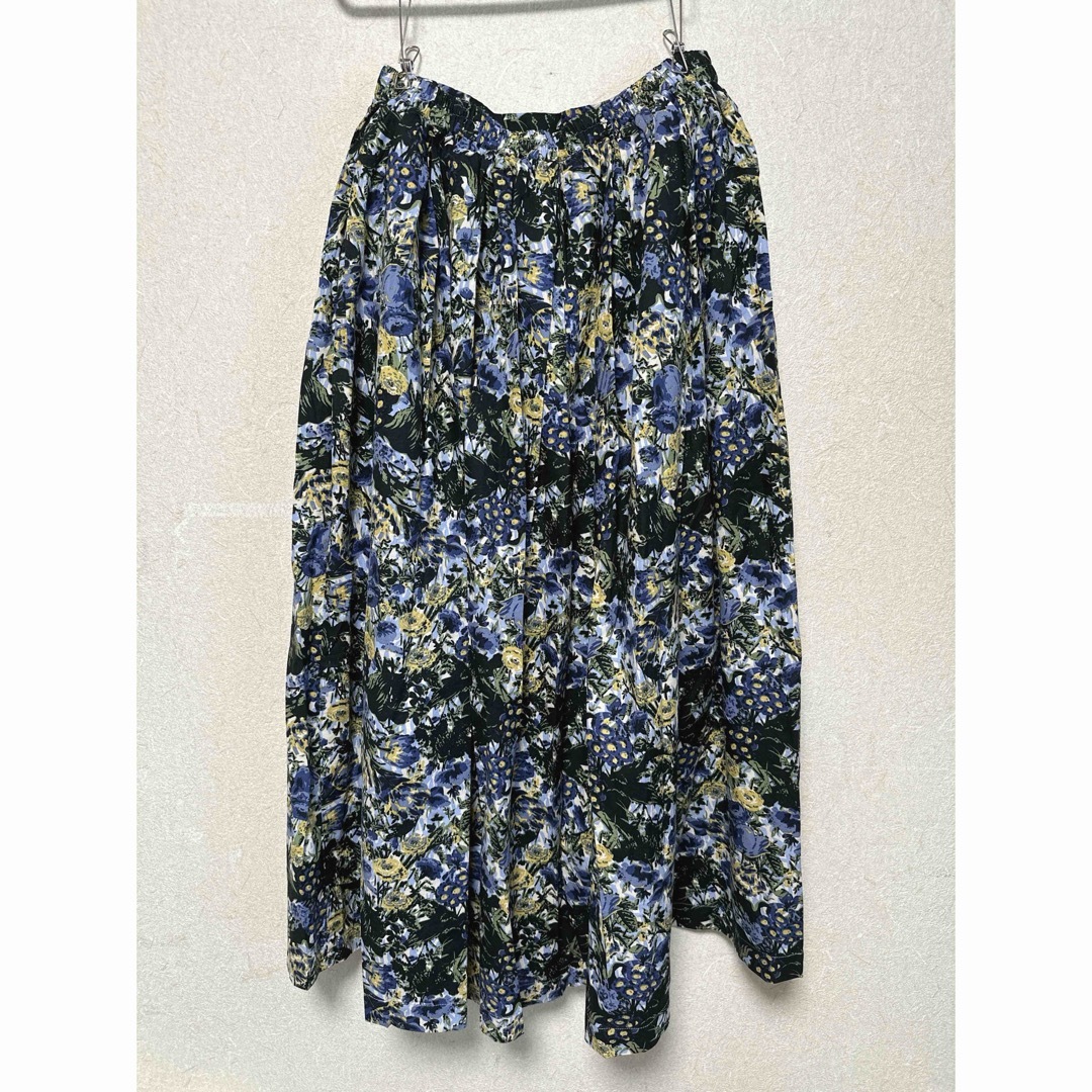 CRAFT STANDARD BOUTIQUE(クラフトスタンダードブティック)の新品　クラフトスタンダードブティック　レディース　花柄ギャザースカート　ブルー レディースのスカート(ロングスカート)の商品写真