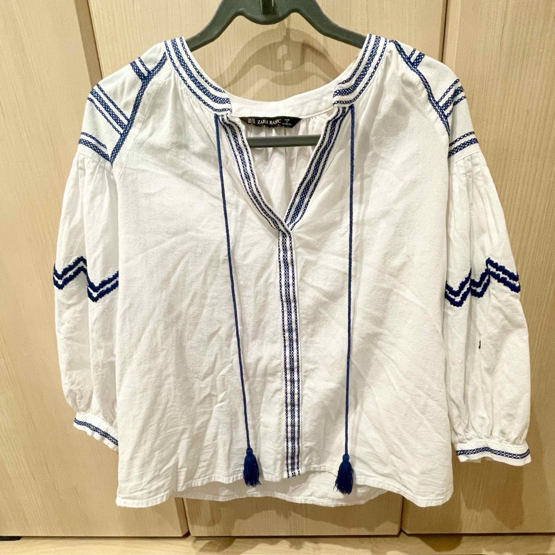 ZARA(ザラ)のZARA 刺繍ブラウス レディースのトップス(シャツ/ブラウス(長袖/七分))の商品写真