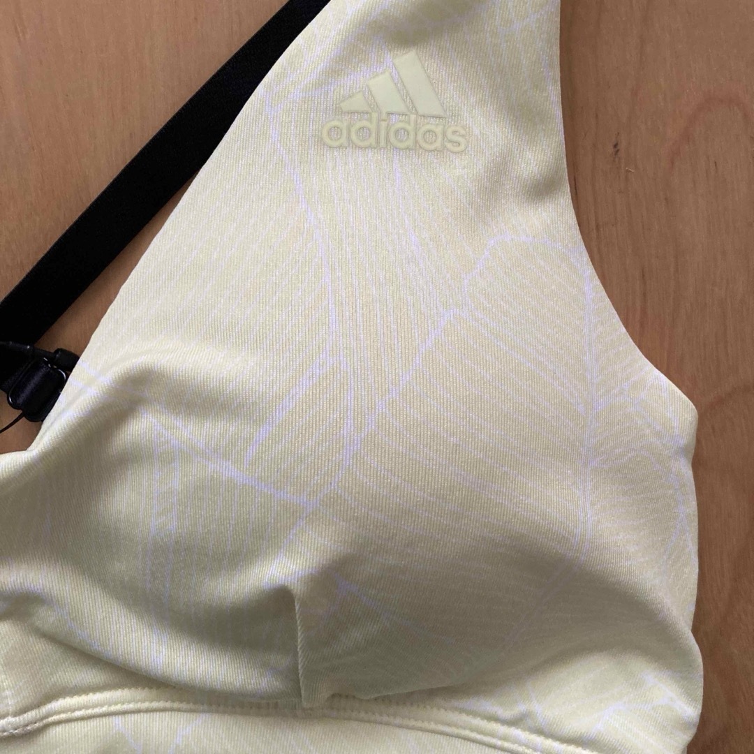 adidas(アディダス)のアディダス　スポーツブラ ／ ノンワイヤーブラジャー　レモン　M レディースの下着/アンダーウェア(ブラ)の商品写真