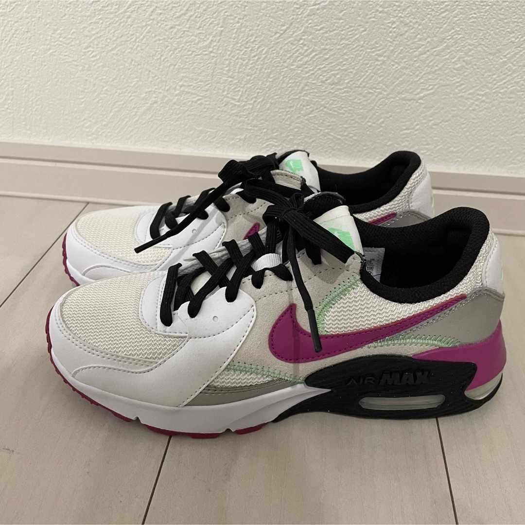 NIKE(ナイキ)の未使用品 NIKE AIRMax ナイキ エアマックス 23.5cm レディースの靴/シューズ(スニーカー)の商品写真