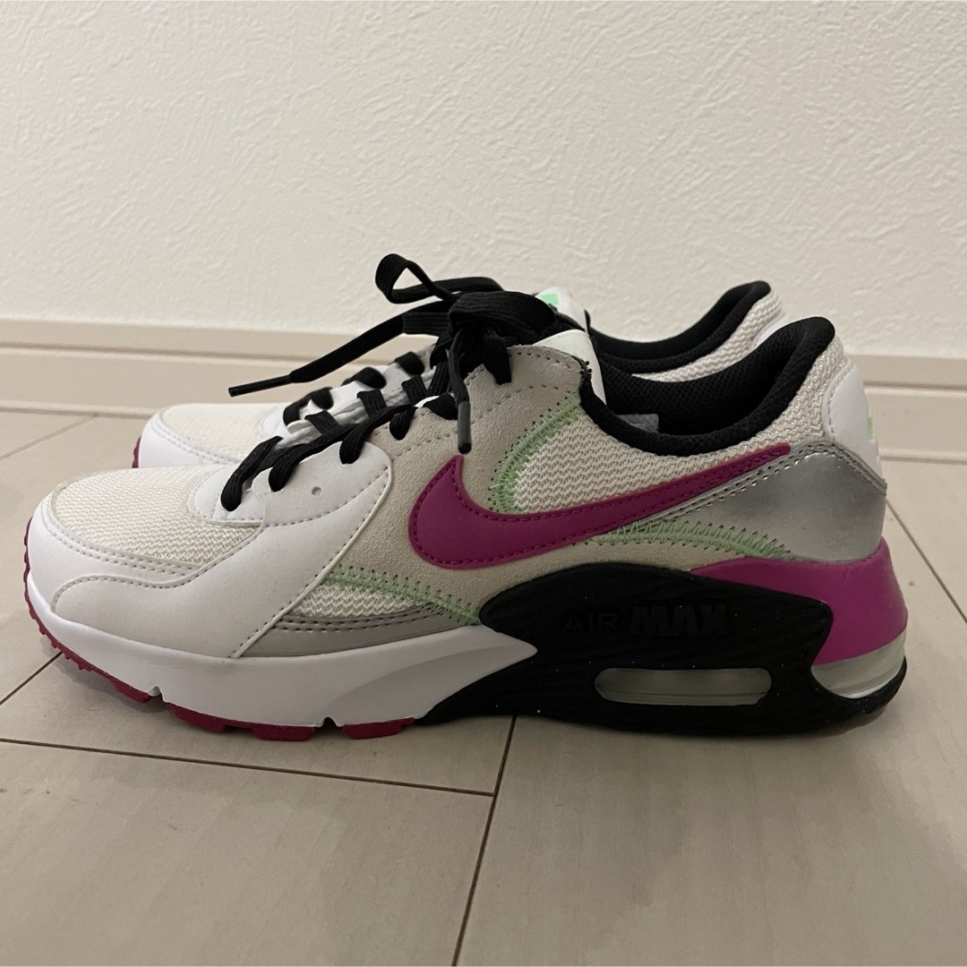 NIKE(ナイキ)の未使用品 NIKE AIRMax ナイキ エアマックス 23.5cm レディースの靴/シューズ(スニーカー)の商品写真