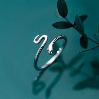 白蛇 シルバー シンプル フリーサイズ リング レディース メンズ(リング(指輪))