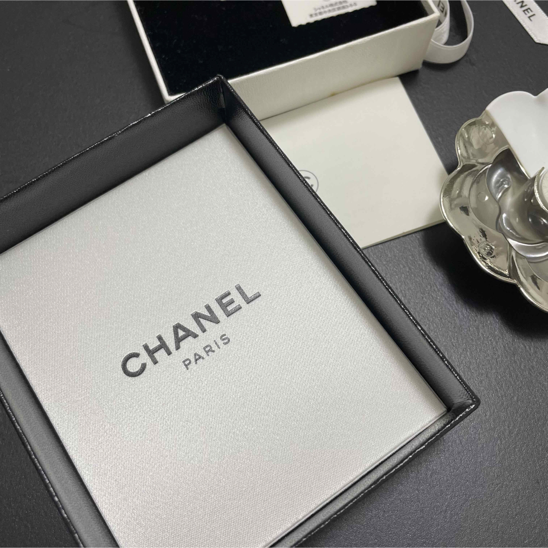 CHANEL(シャネル)のCHANEL 空箱 リボン カメリア レディースのアクセサリー(その他)の商品写真