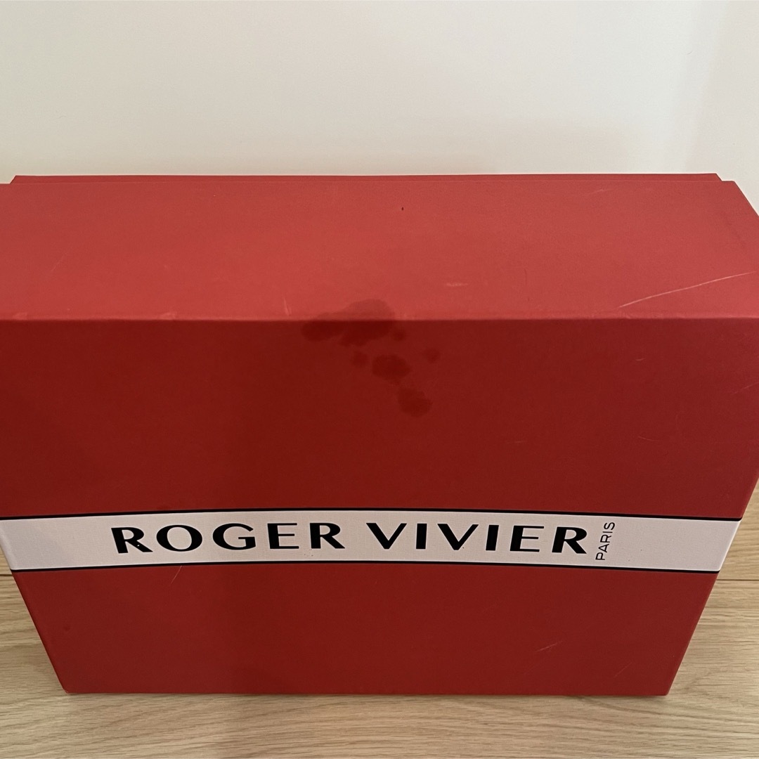 ROGER VIVIER(ロジェヴィヴィエ)のロジェヴィヴィエ ROGER VIVIER ヴィヴランストラスバックルスニーカー レディースの靴/シューズ(スニーカー)の商品写真