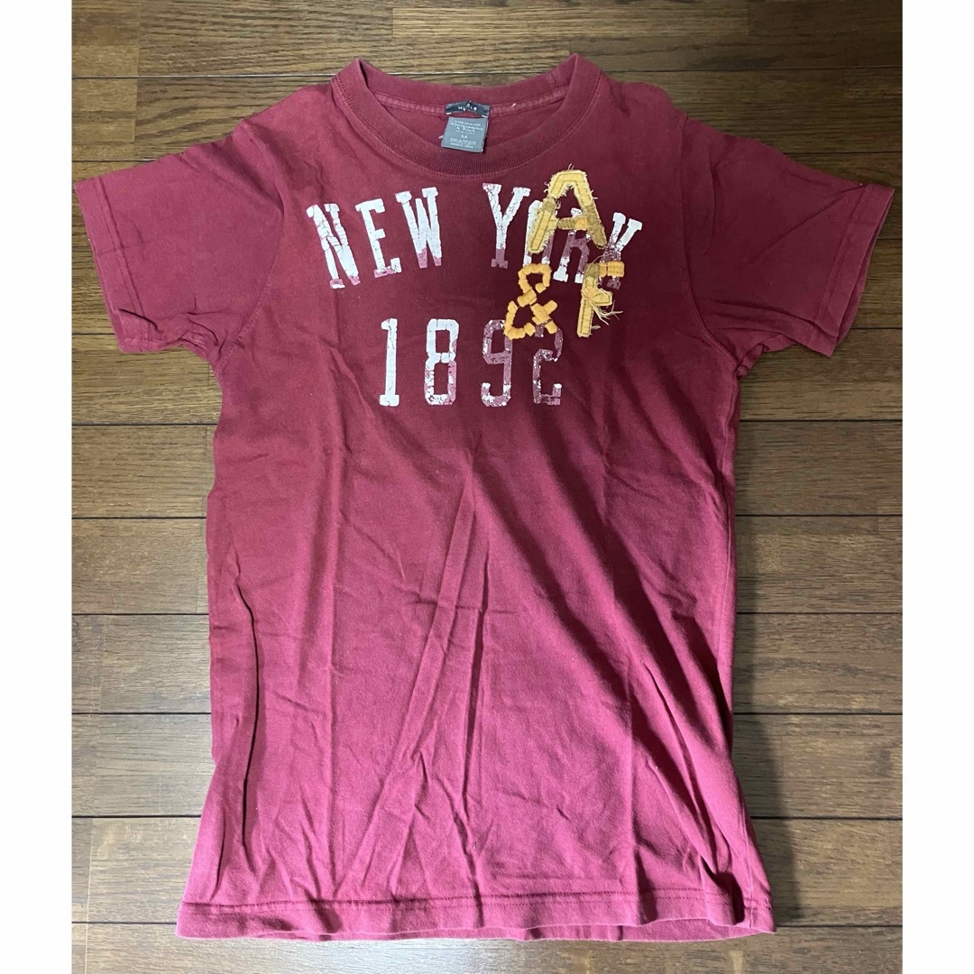 Abercrombie&Fitch(アバクロンビーアンドフィッチ)のTシャツ　メンズ メンズのトップス(Tシャツ/カットソー(半袖/袖なし))の商品写真