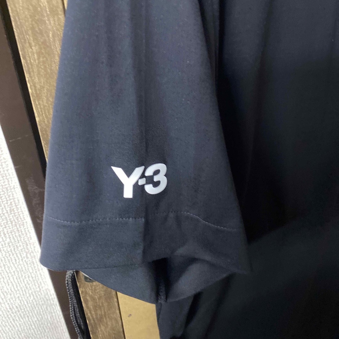 Y-3(ワイスリー)の【新品】Y-3 バックプリント Tシャツ Lサイズ メンズのトップス(Tシャツ/カットソー(半袖/袖なし))の商品写真