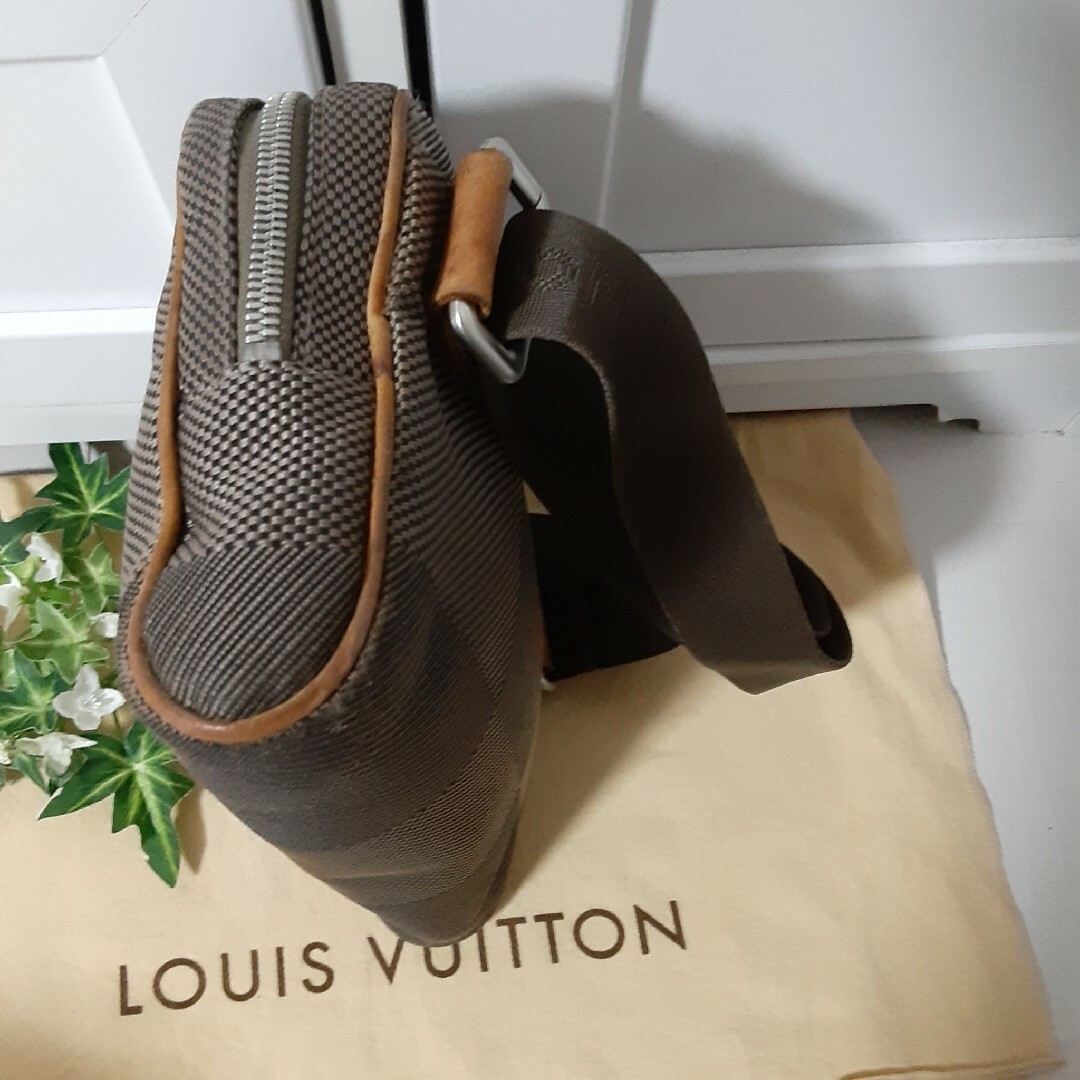 LOUIS VUITTON(ルイヴィトン)のLOUIS VUITTONダミエ ジュアンアクロバットボディバッグ レディースのバッグ(ボディバッグ/ウエストポーチ)の商品写真