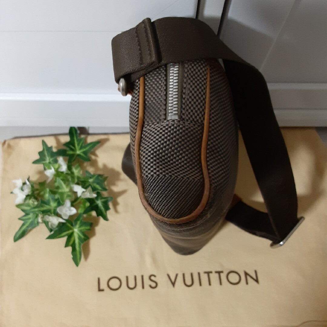 LOUIS VUITTON(ルイヴィトン)のLOUIS VUITTONダミエ ジュアンアクロバットボディバッグ レディースのバッグ(ボディバッグ/ウエストポーチ)の商品写真