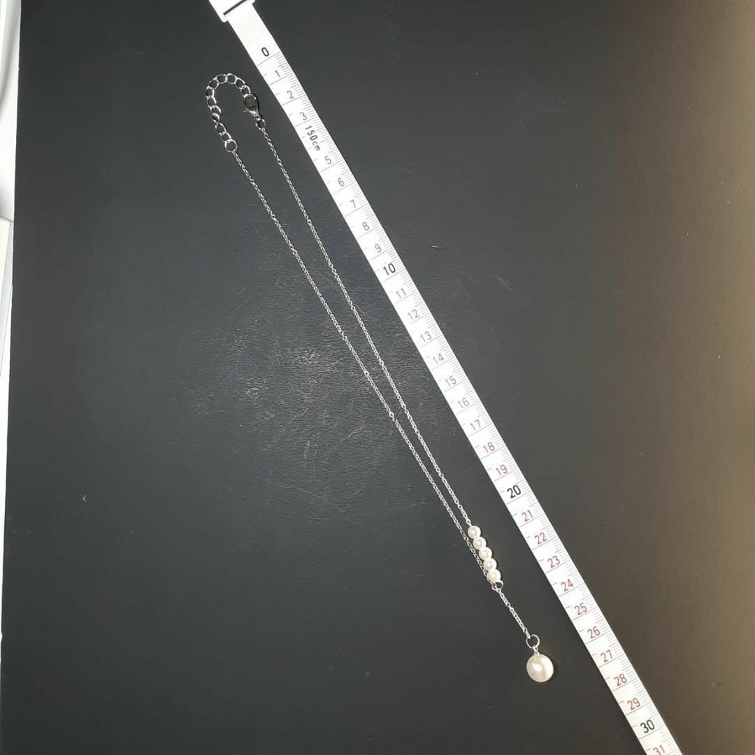 匿名配送 ネックレス シルバーカラー パール 小粒 真珠 模造  #C273-2 レディースのアクセサリー(ネックレス)の商品写真