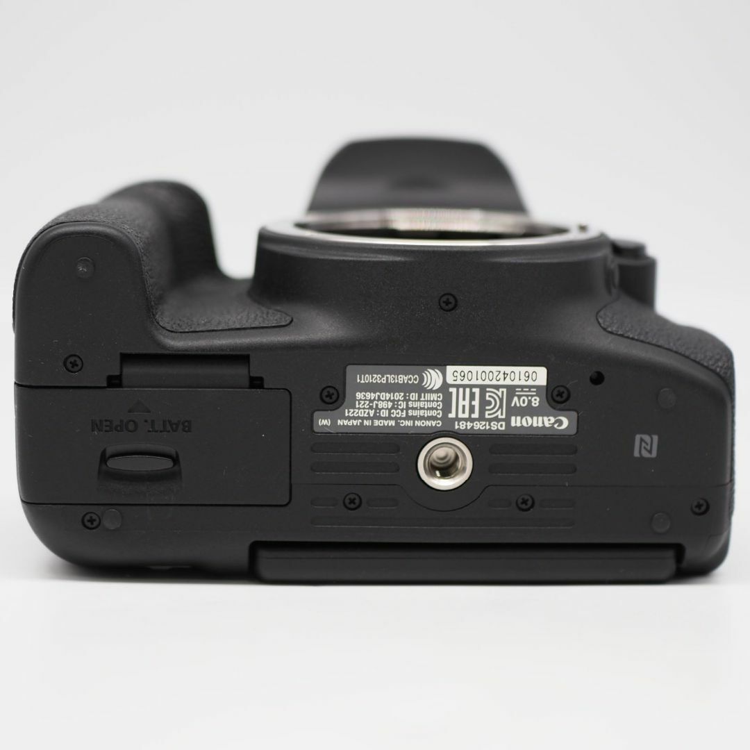 Canon(キヤノン)のCANON EOS 8000D ダブルズームキット スマホ/家電/カメラのカメラ(デジタル一眼)の商品写真