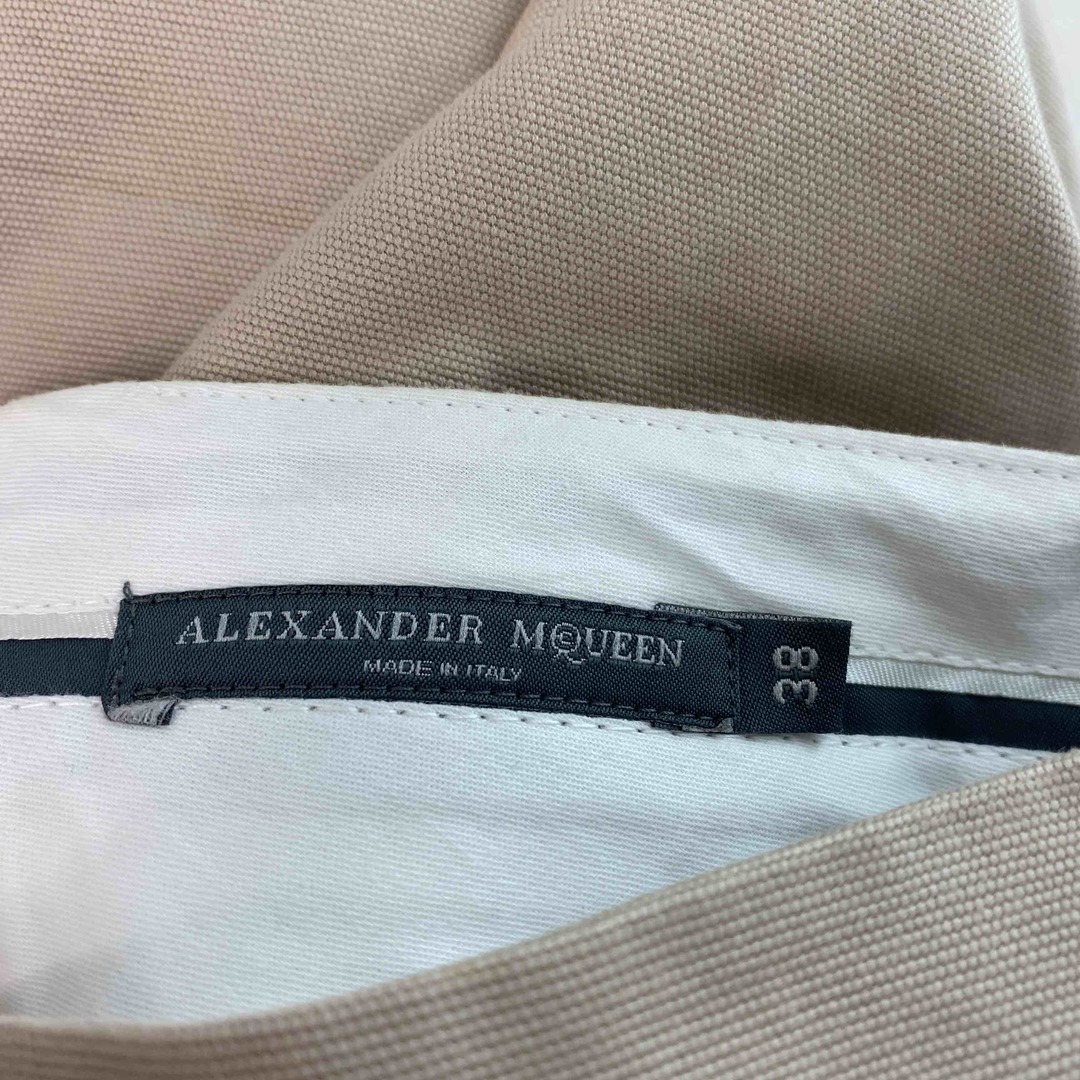 Alexander McQueen(アレキサンダーマックイーン)のAlexander McQueen アレキサンダーマックイーン ベージュ系 七分丈 イタリア製 レディース カジュアルパンツ レディースのパンツ(カジュアルパンツ)の商品写真