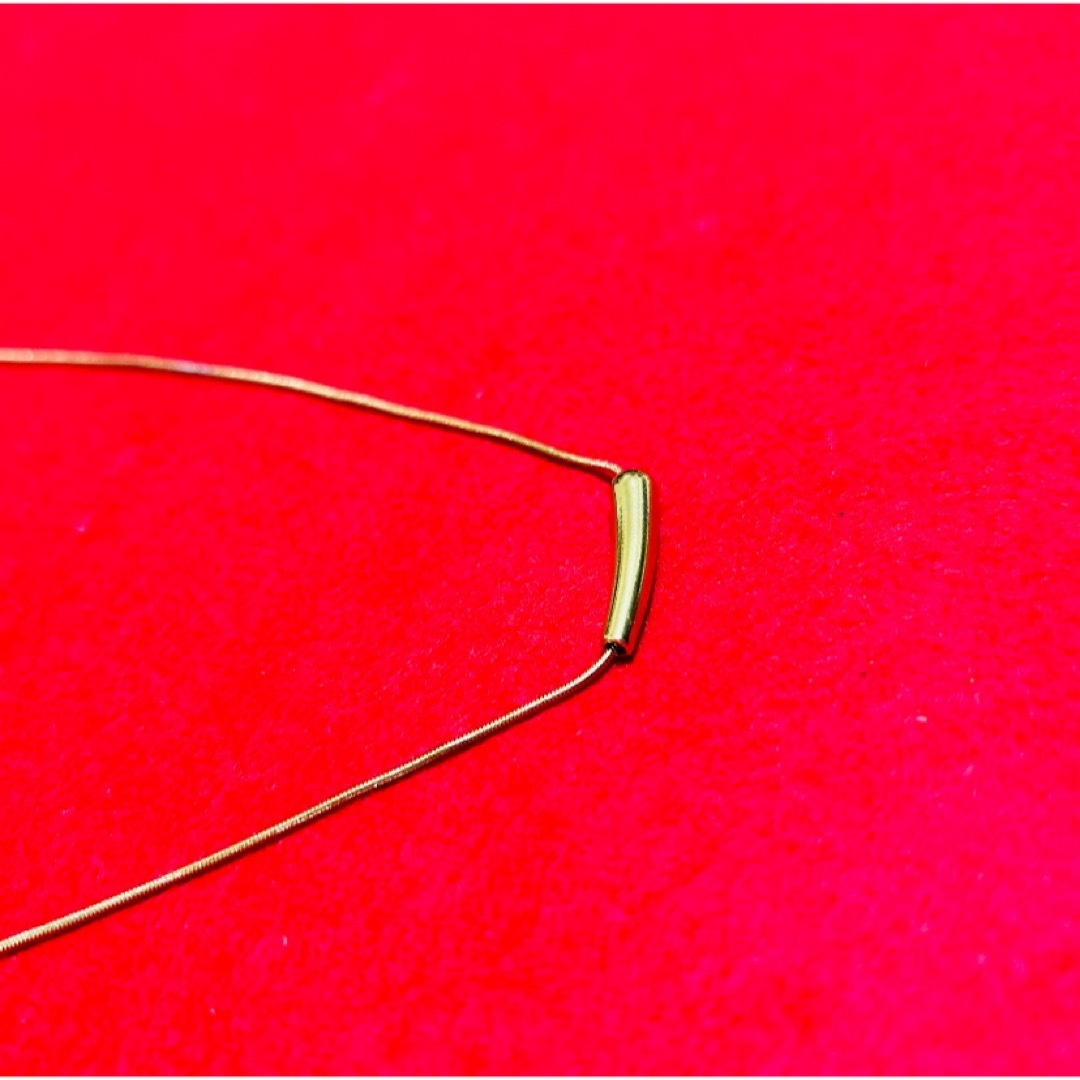 ミニカーブ ネックレス ゴールド シンプル ペンダント  プレゼント レディースのアクセサリー(ネックレス)の商品写真