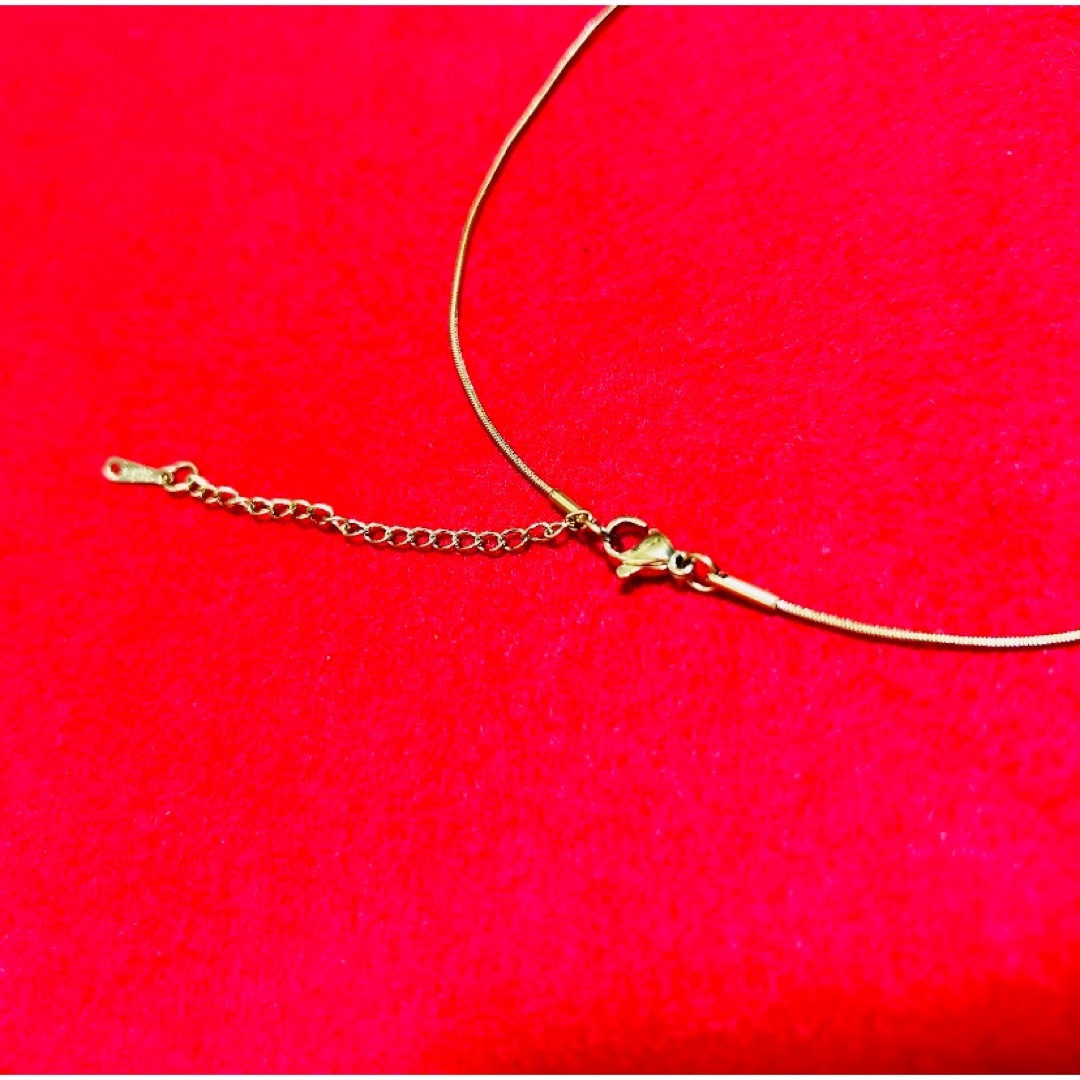 ミニカーブ ネックレス ゴールド シンプル ペンダント  プレゼント レディースのアクセサリー(ネックレス)の商品写真