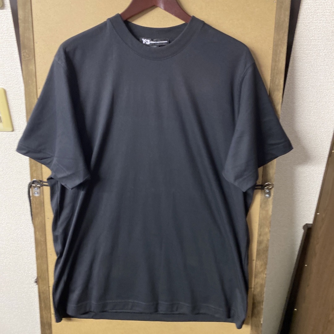 Y-3(ワイスリー)の【新品】Y-3 ロゴ刺繍 バックプリント Tシャツ Lサイズ メンズのトップス(Tシャツ/カットソー(半袖/袖なし))の商品写真