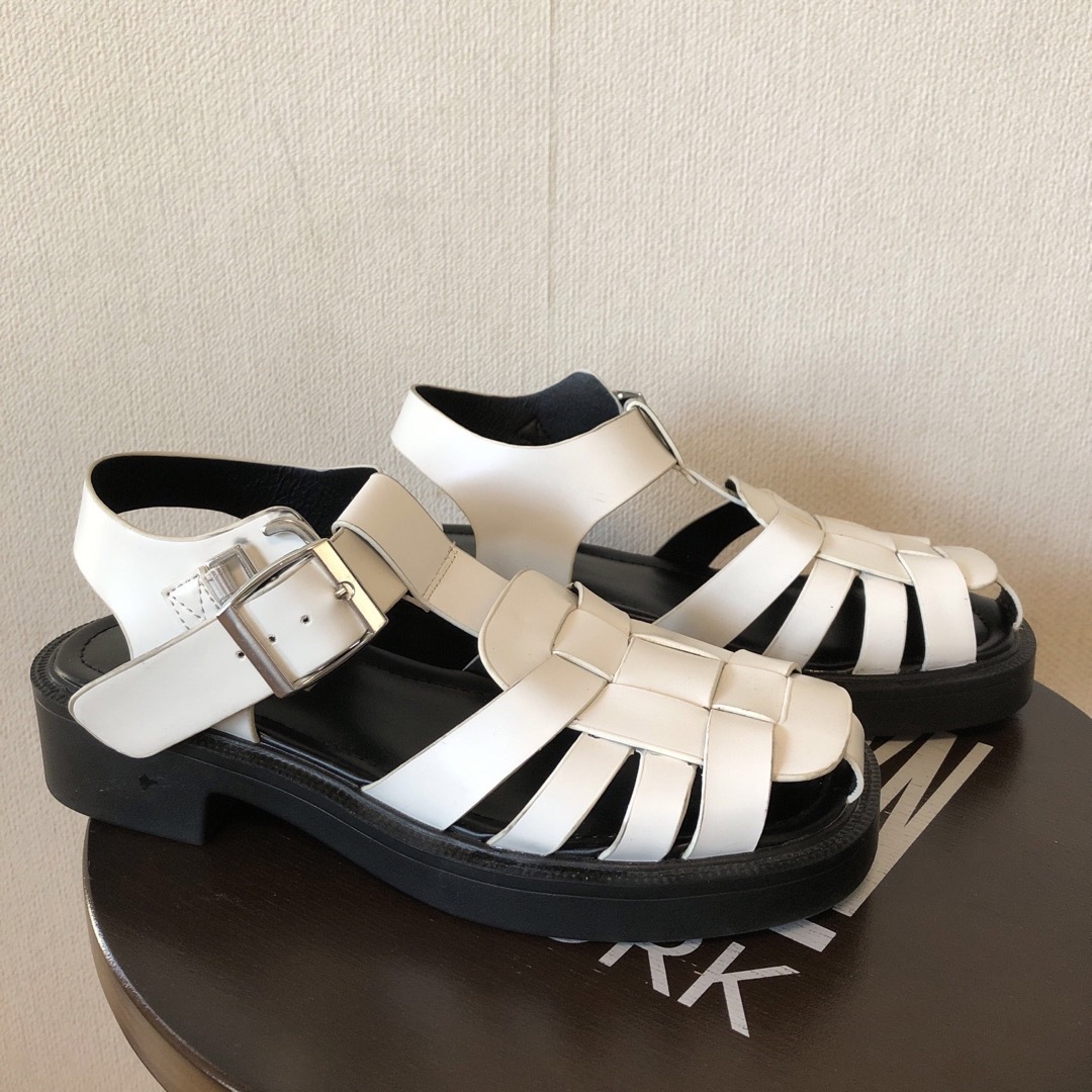 レディースサンダル 美品の通販 by さんじゅに's shop|ラクマ レディースサンダル 美品の通販 by さんじゅに's shop|ラクマ
