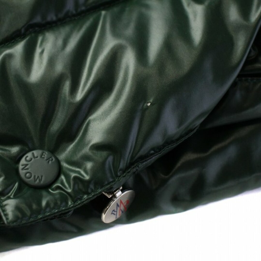 MONCLER(モンクレール)のモンクレール MONCLER チベット ダウンベスト デカロゴ ワッペン 1 緑 メンズのジャケット/アウター(その他)の商品写真