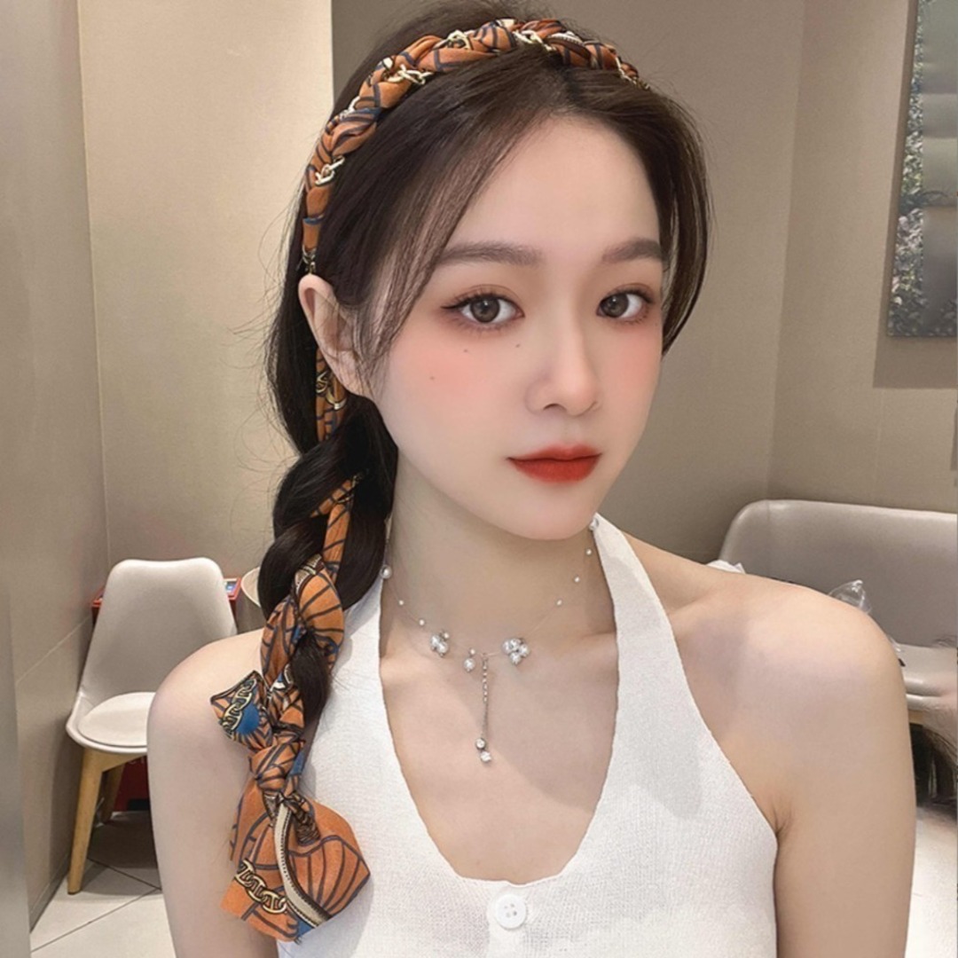 【人気】ロングリボン　カチューシャ　プレゼント　スカーフ　編み込み　アレンジ レディースのヘアアクセサリー(カチューシャ)の商品写真