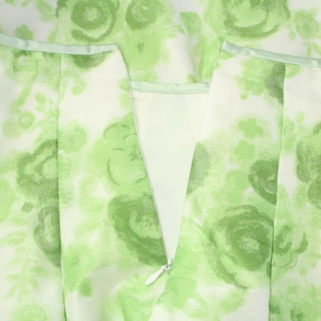 M'S GRACY(エムズグレイシー)のエムズグレイシー フレアスカート ひざ丈 花柄 36 S 白 緑 レディースのスカート(ひざ丈スカート)の商品写真