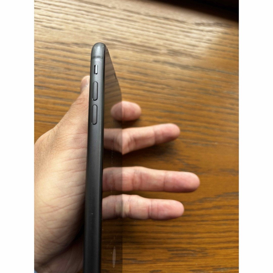 Apple(アップル)のiphone11 64GB ブラック スマホ/家電/カメラのスマートフォン/携帯電話(スマートフォン本体)の商品写真