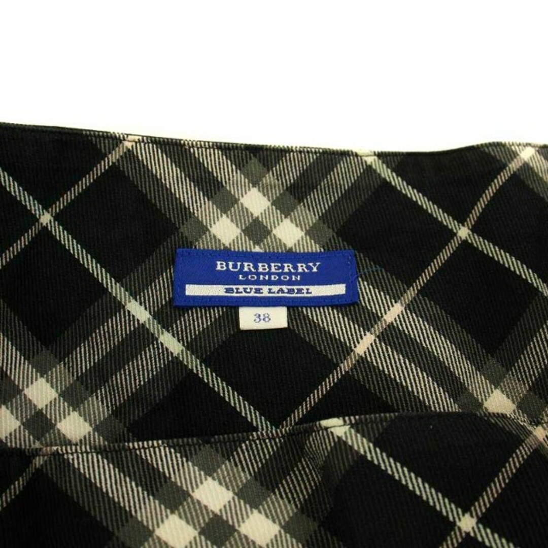 BURBERRY BLUE LABEL(バーバリーブルーレーベル)のバーバリーブルーレーベル フレアスカート ひざ丈 チェック柄 黒 グレー レディースのスカート(ひざ丈スカート)の商品写真