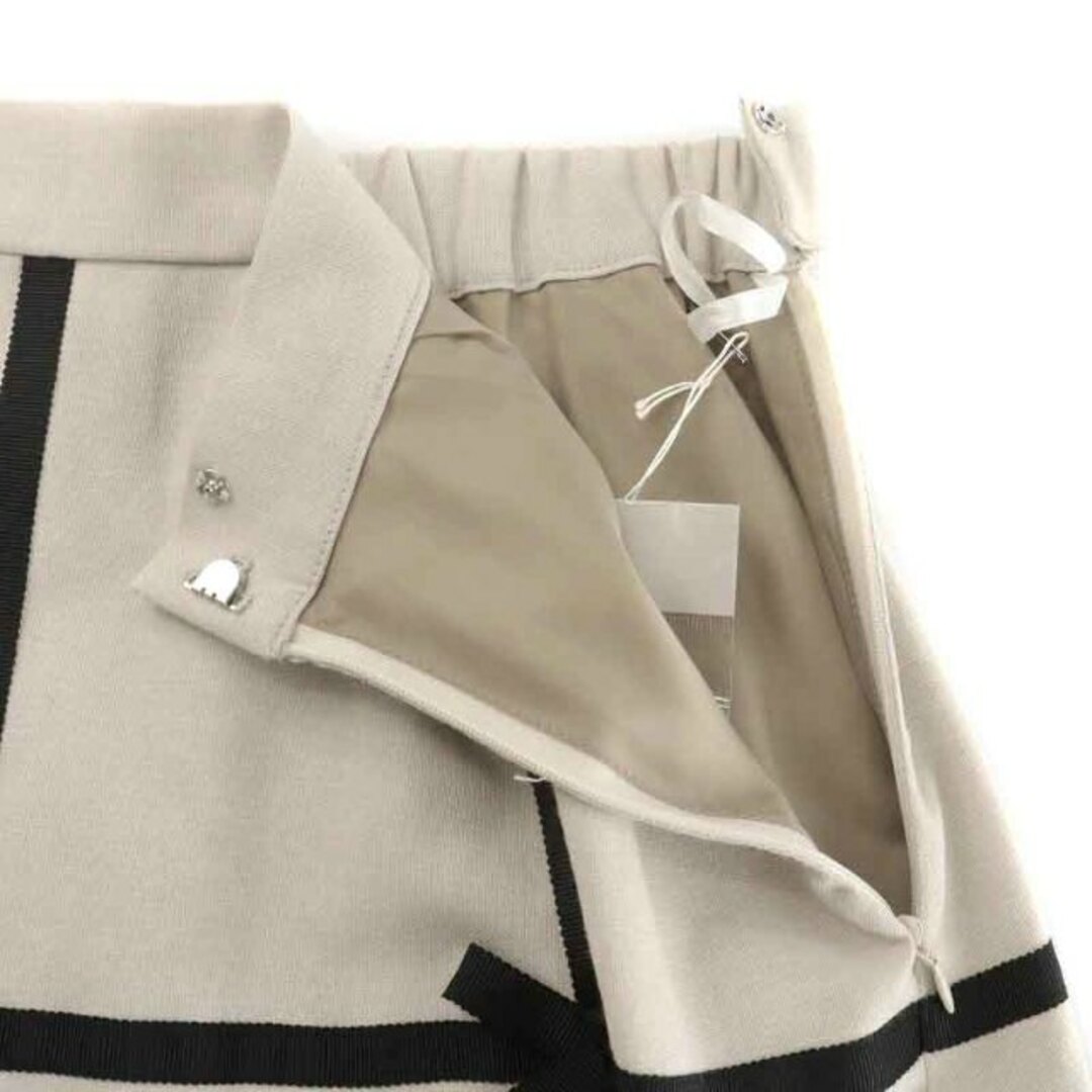 GALLERY VISCONTI(ギャラリービスコンティ)のギャラリービスコンティ フレアスカート ひざ丈 リボン 麻 2 M ベージュ 黒 レディースのスカート(ひざ丈スカート)の商品写真