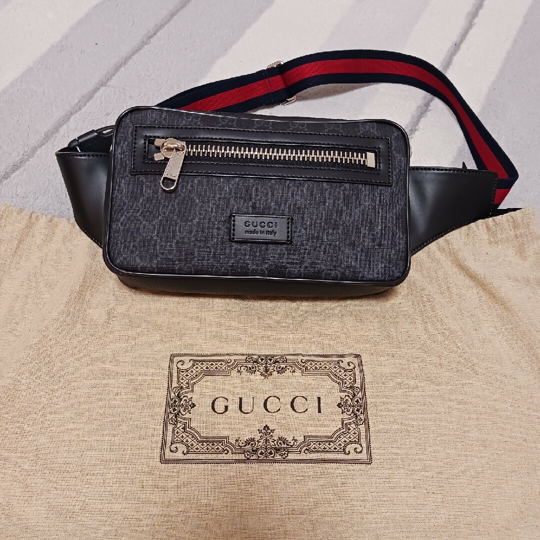 Gucci(グッチ)のGUCCI スプリーム ベルトバック メンズのバッグ(ショルダーバッグ)の商品写真