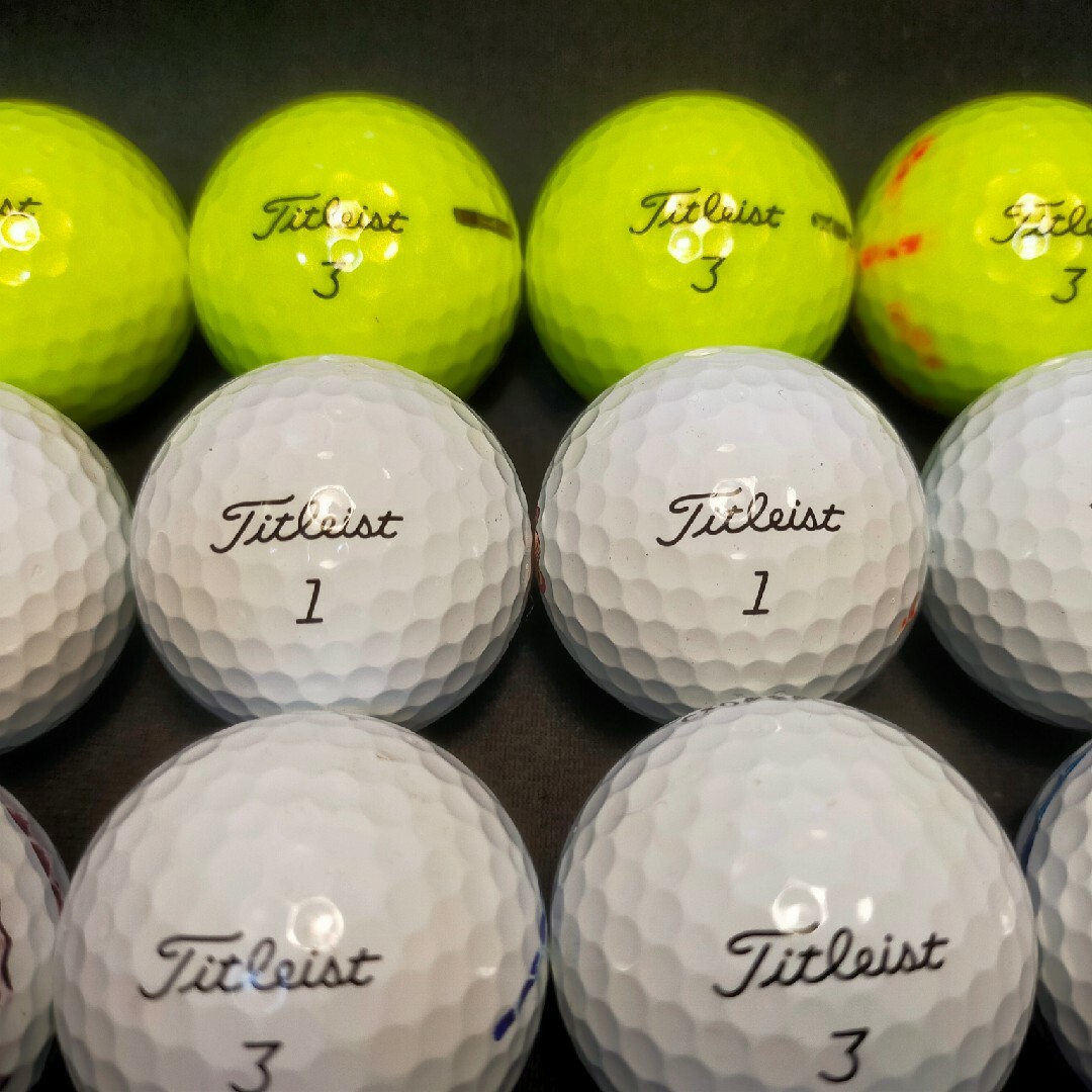 Titleist(タイトリスト)の【良品】'21 Pro V1 20球(白,黄) タイトリスト ロストボール スポーツ/アウトドアのゴルフ(その他)の商品写真