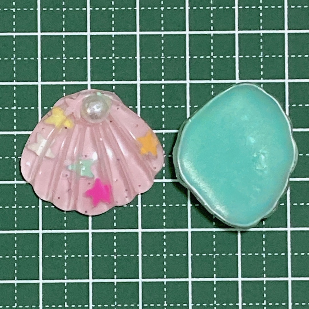 6個◉ クリア 透明 貝殻 シェル デコパーツ マリン キャンディバッグ 飾り ハンドメイドの素材/材料(各種パーツ)の商品写真