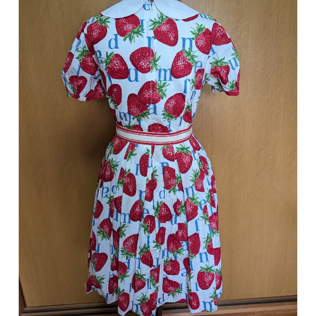 JaneMarple(ジェーンマープル)のJaneMarple Strawberry Meets Logoワンピース レディースのワンピース(ひざ丈ワンピース)の商品写真