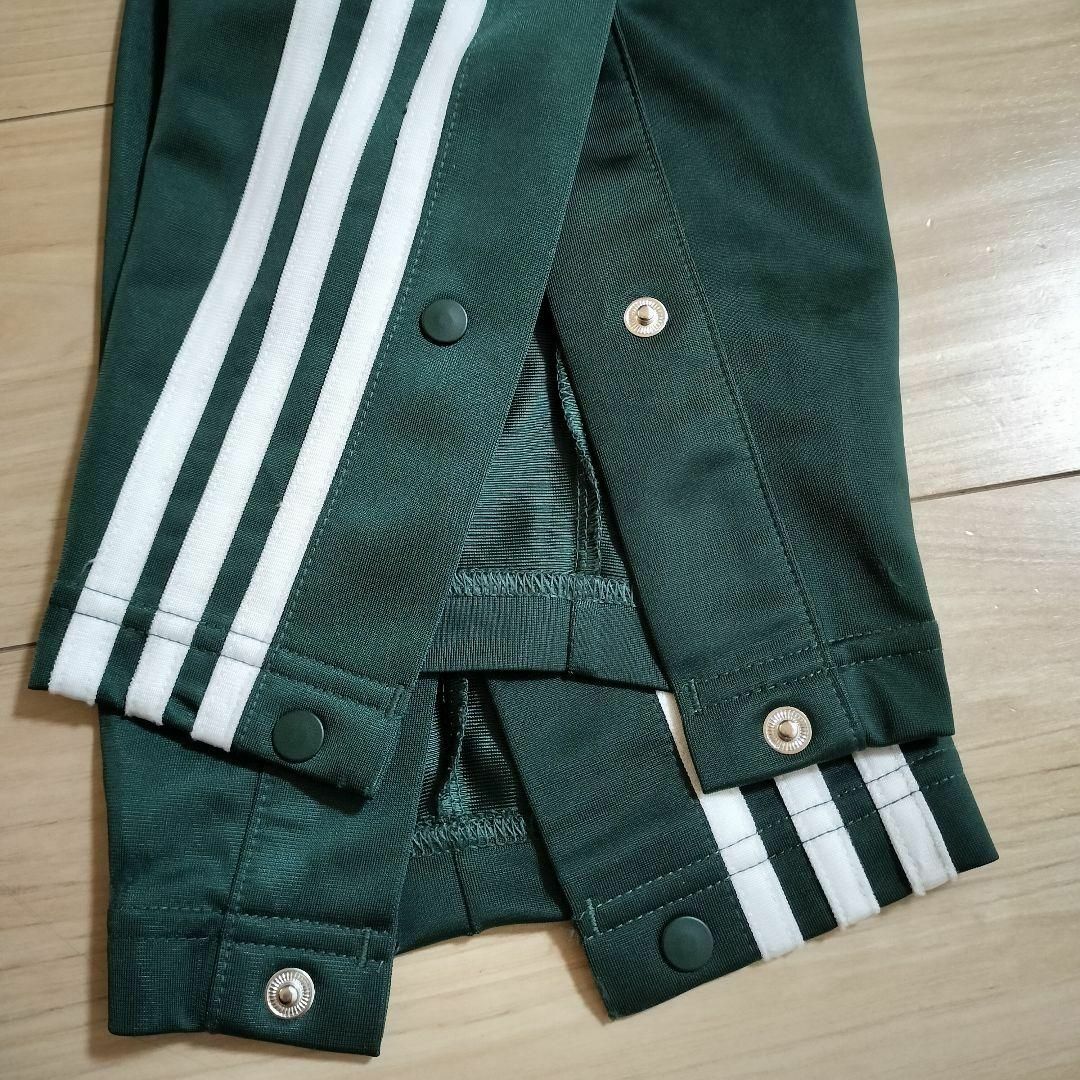 Originals（adidas）(オリジナルス)のアディダス 緑 クラシックス アディブレイク スナップパンツ ジャージ 男性S メンズのパンツ(その他)の商品写真