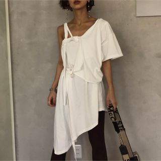 アメリヴィンテージ(Ameri VINTAGE)のameri vintage   ASYMMETRIC STRAP TOP(Tシャツ(半袖/袖なし))