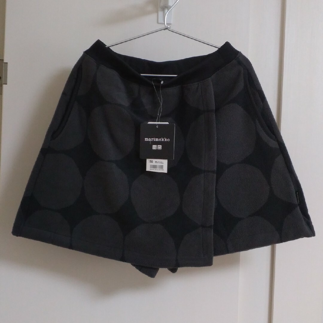 marimekko(マリメッコ)の新品　ユニクロ　マリメッコ　フリースミニスコート150 キッズ/ベビー/マタニティのキッズ服女の子用(90cm~)(パンツ/スパッツ)の商品写真